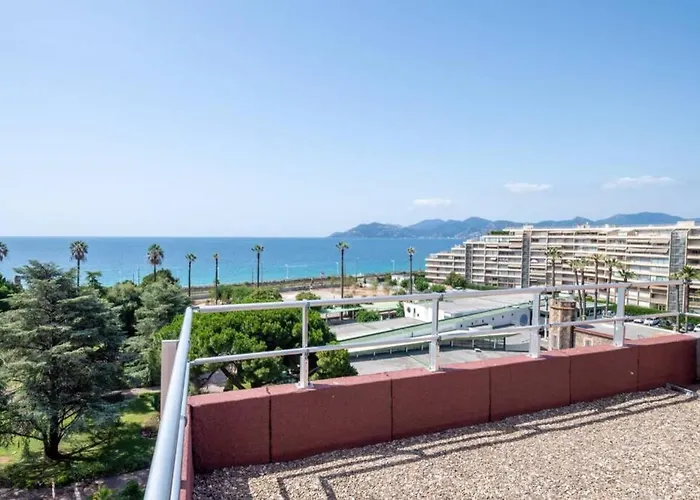 Apartment C009-duplex Avec Vue Sur Et Piscine Cannes